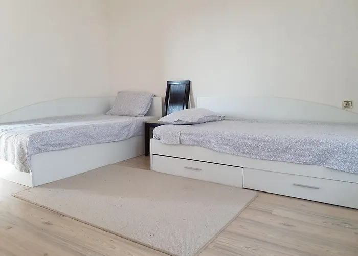 アパート Malavi Ruse! Comfort&clean! ルセ